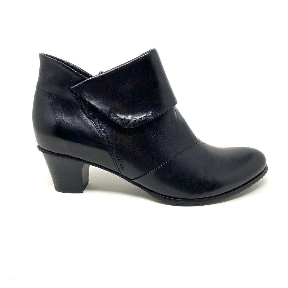 Spring Step Azurro Black Leather booties
